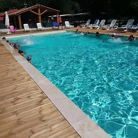 Camping 4 étoiles - Piscine - Ccbbihi Mialet (Gard)